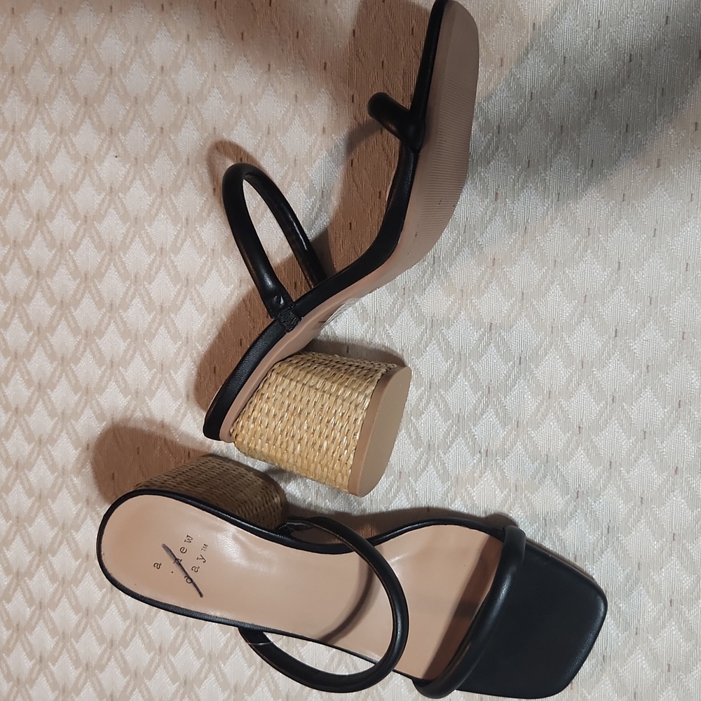 sandals new, never used - Picture 3 of 4